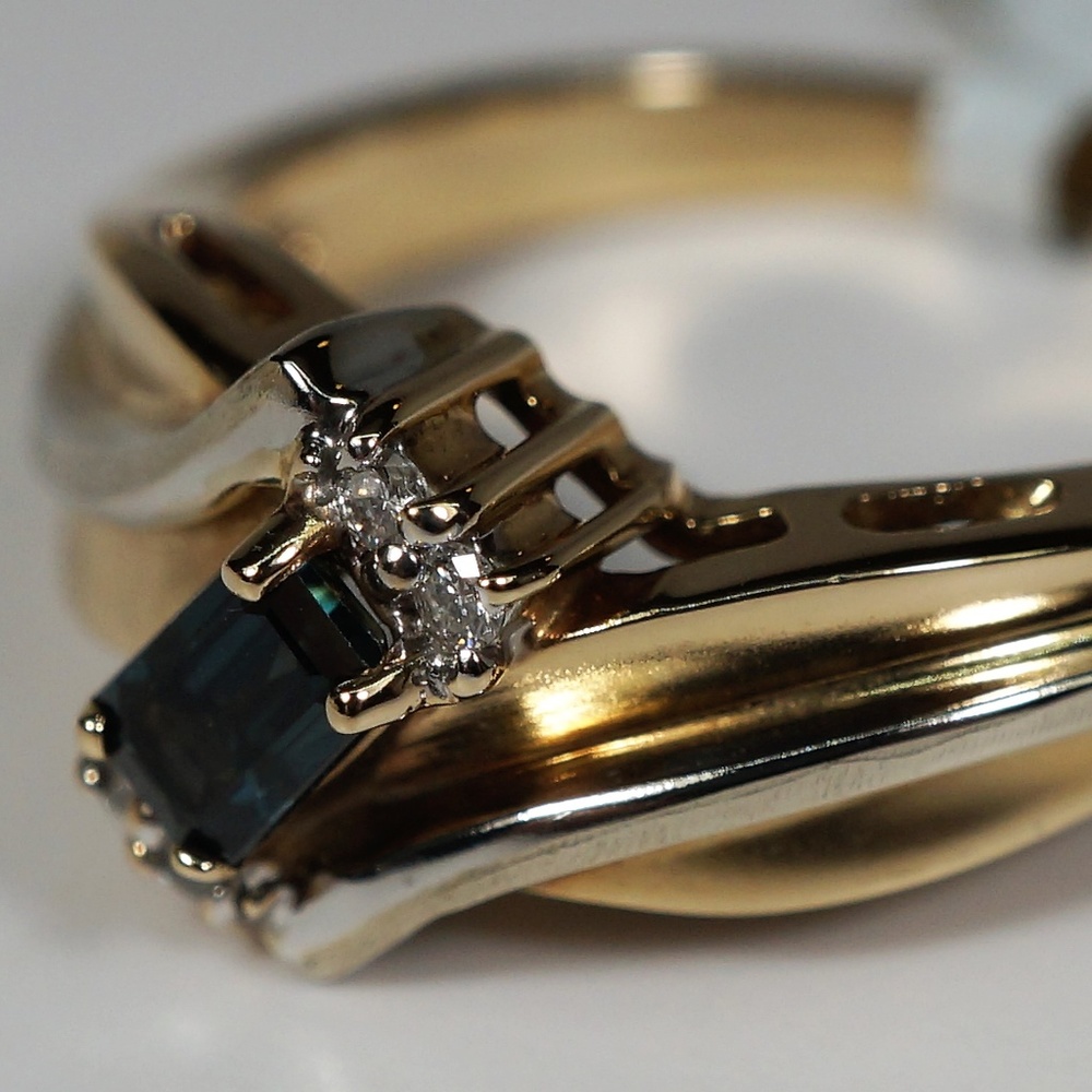 14KY Gold Genuine Sapphire & Diamond Ring - Picture 4 of 7